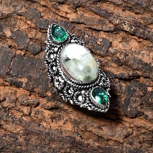 Prehnite and peridot Victorian style ring